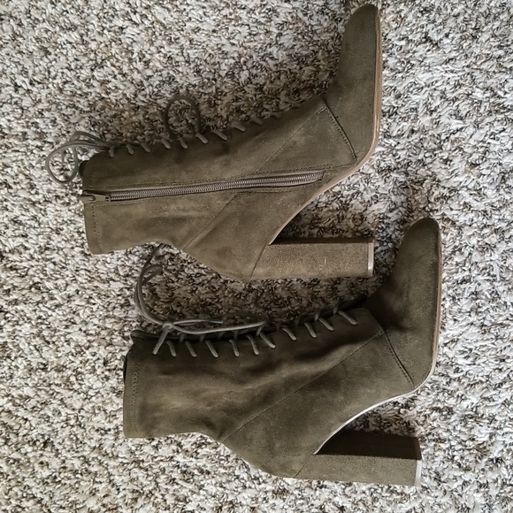 Olive Green Steve Madden Suede-like Lace Front Ankle Boots. - Picture 3 of 7